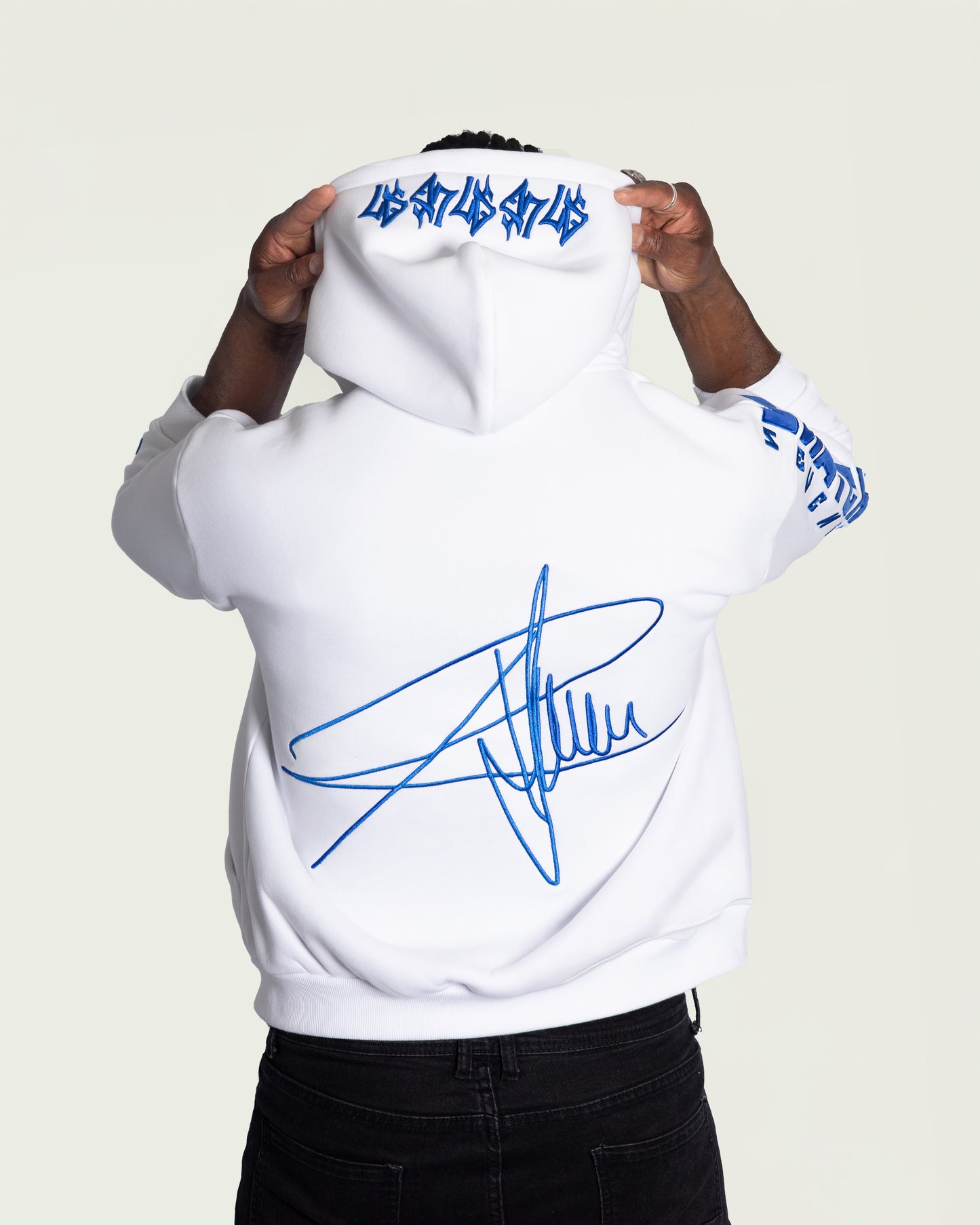 WHITE S17 ZIP HOODIE