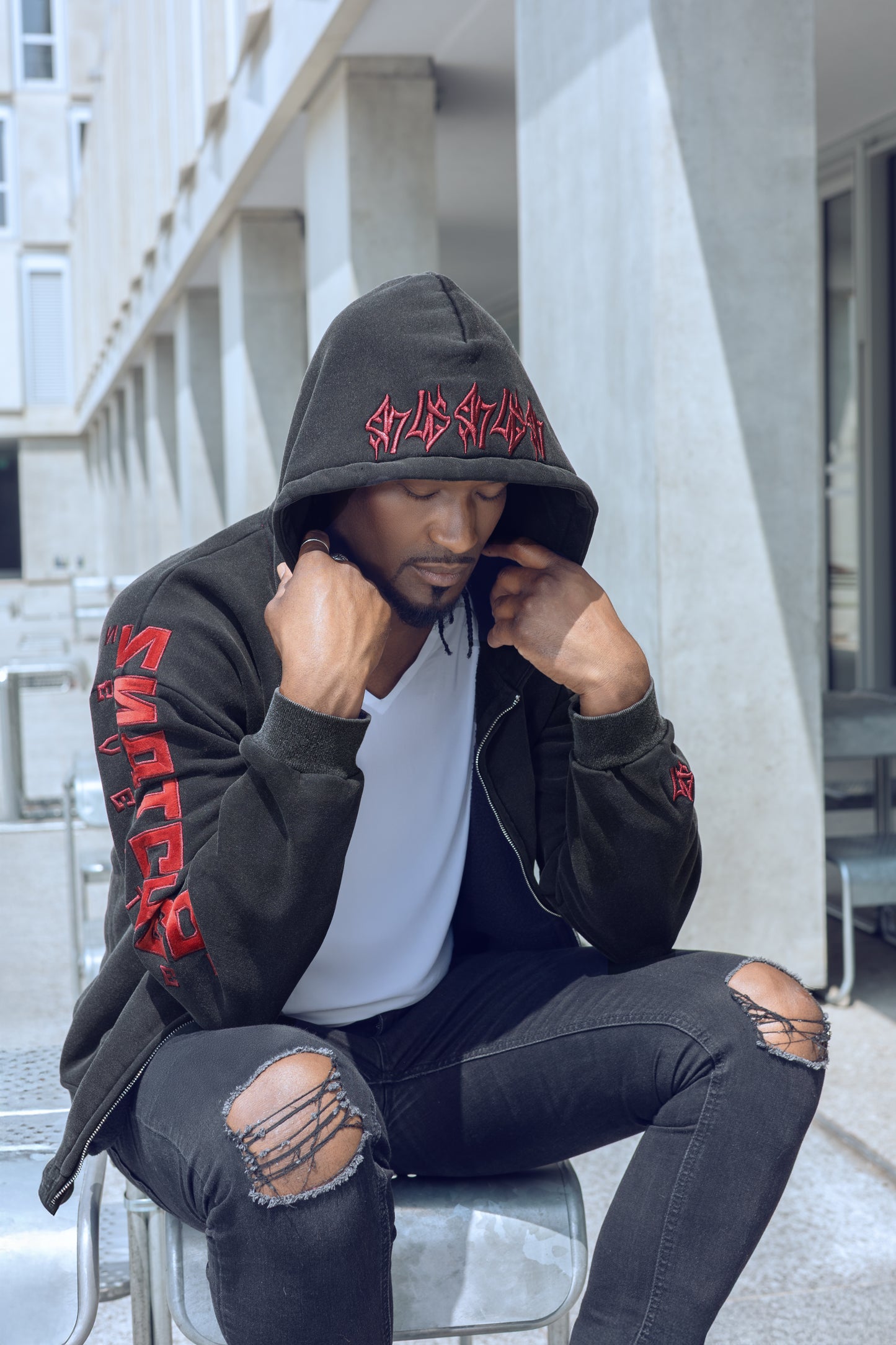 BLACK S17 ZIP HOODIE
