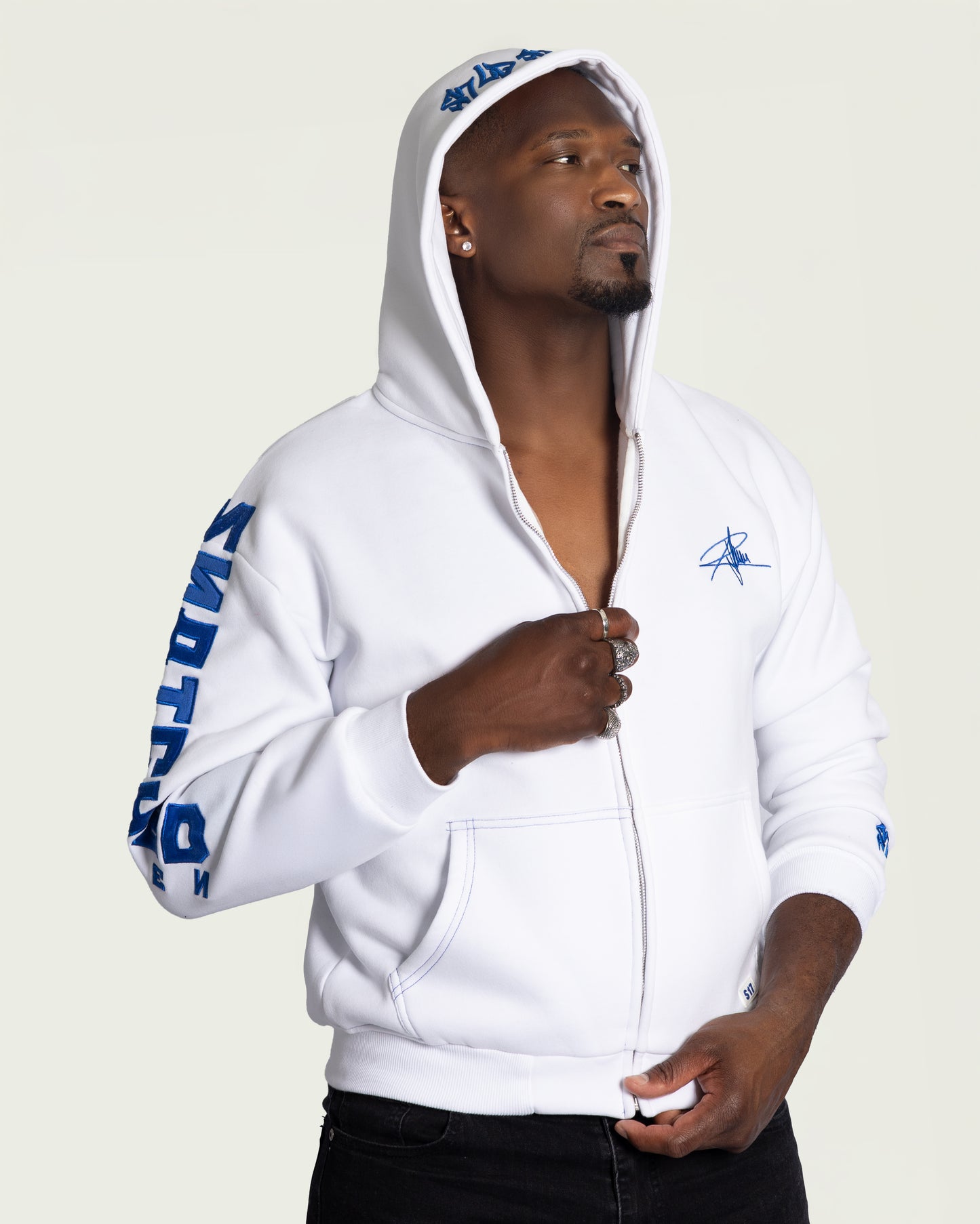 WHITE S17 ZIP HOODIE